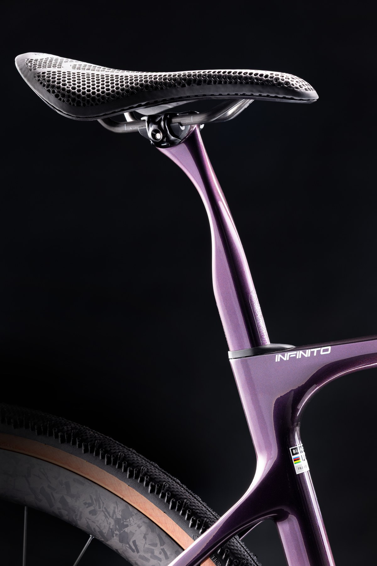 Bianchi Infinito Pro Launch Edition 2026 — Sculpted Countervail seatpost